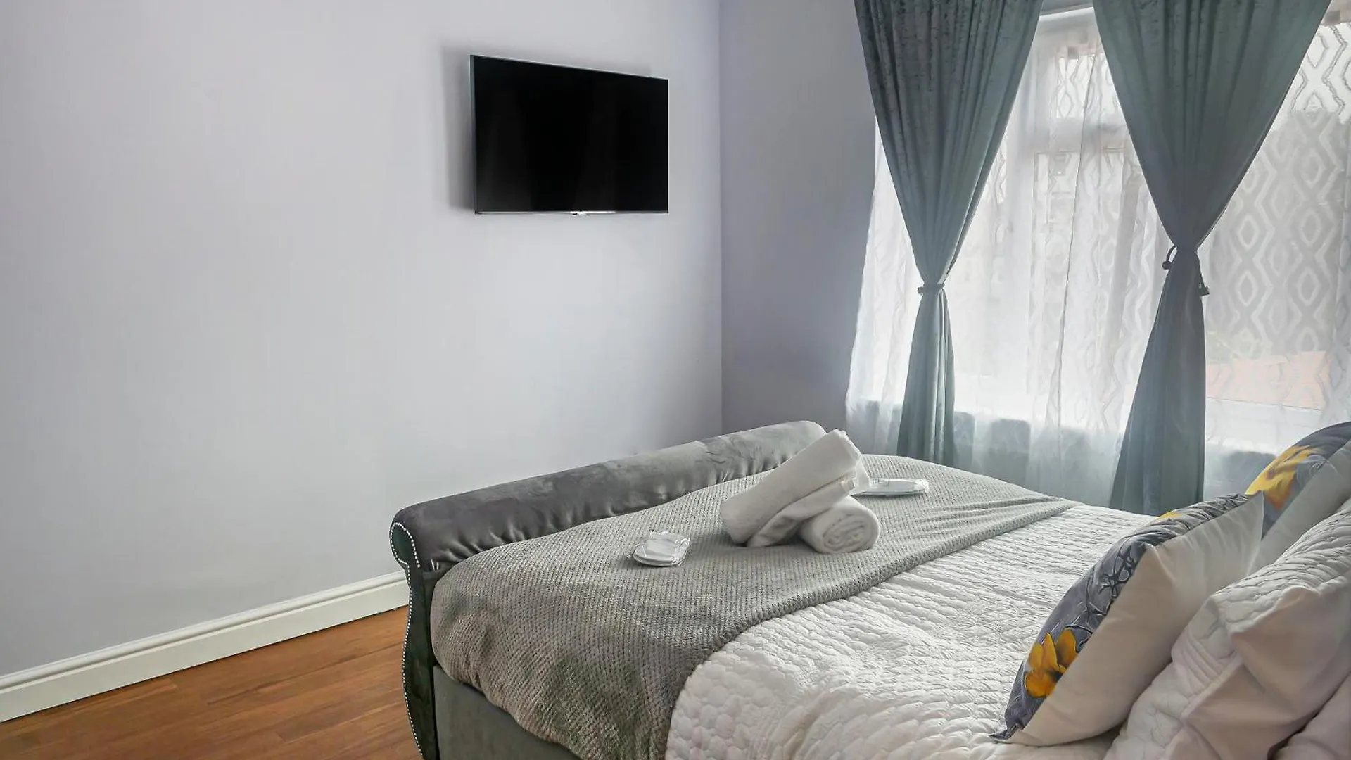 Royal Luxe 6 Bed House In London Apartment Bexleyheath United Kingdom