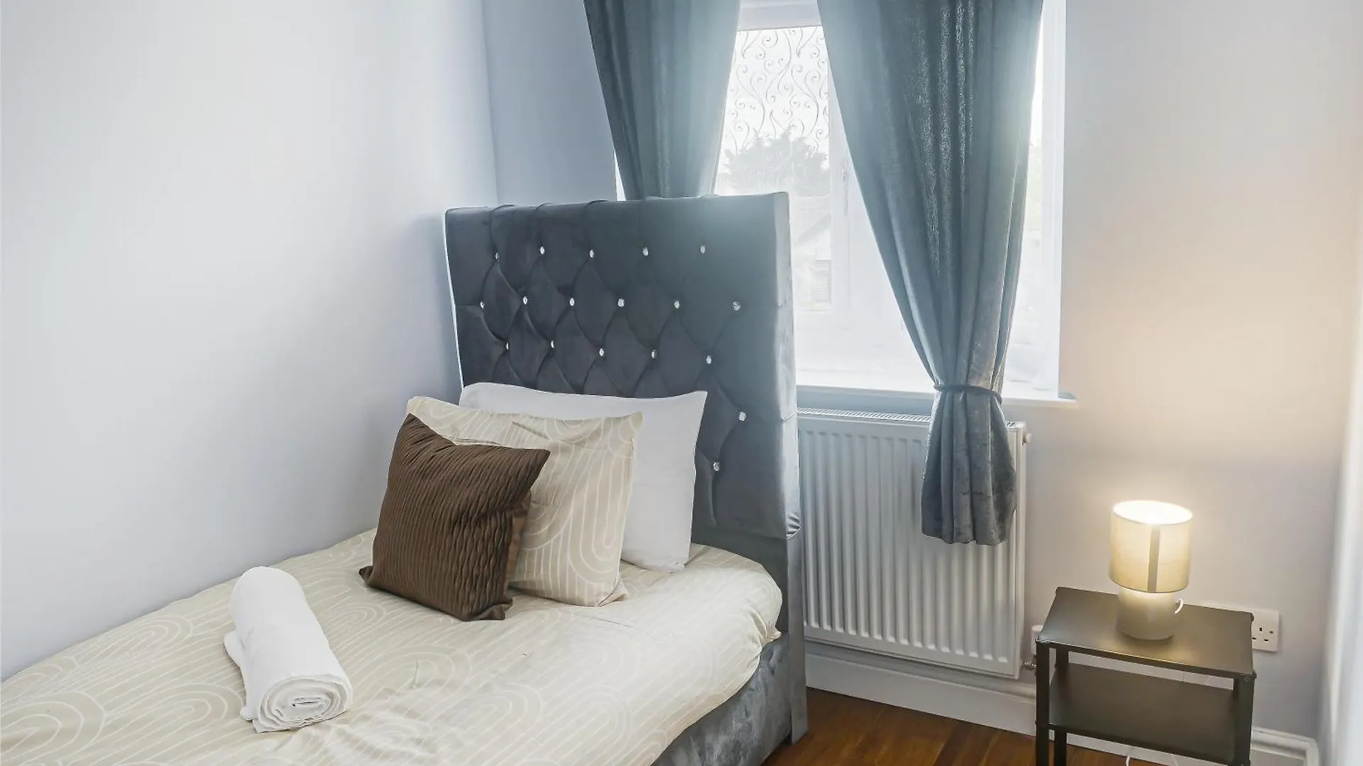 Royal Luxe 6 Bed House In London Apartment Bexleyheath United Kingdom